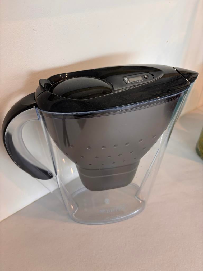 BRITA waterfilterkan - Zwart, 2.4L, Ophalen of Verzenden, Zo goed als nieuw