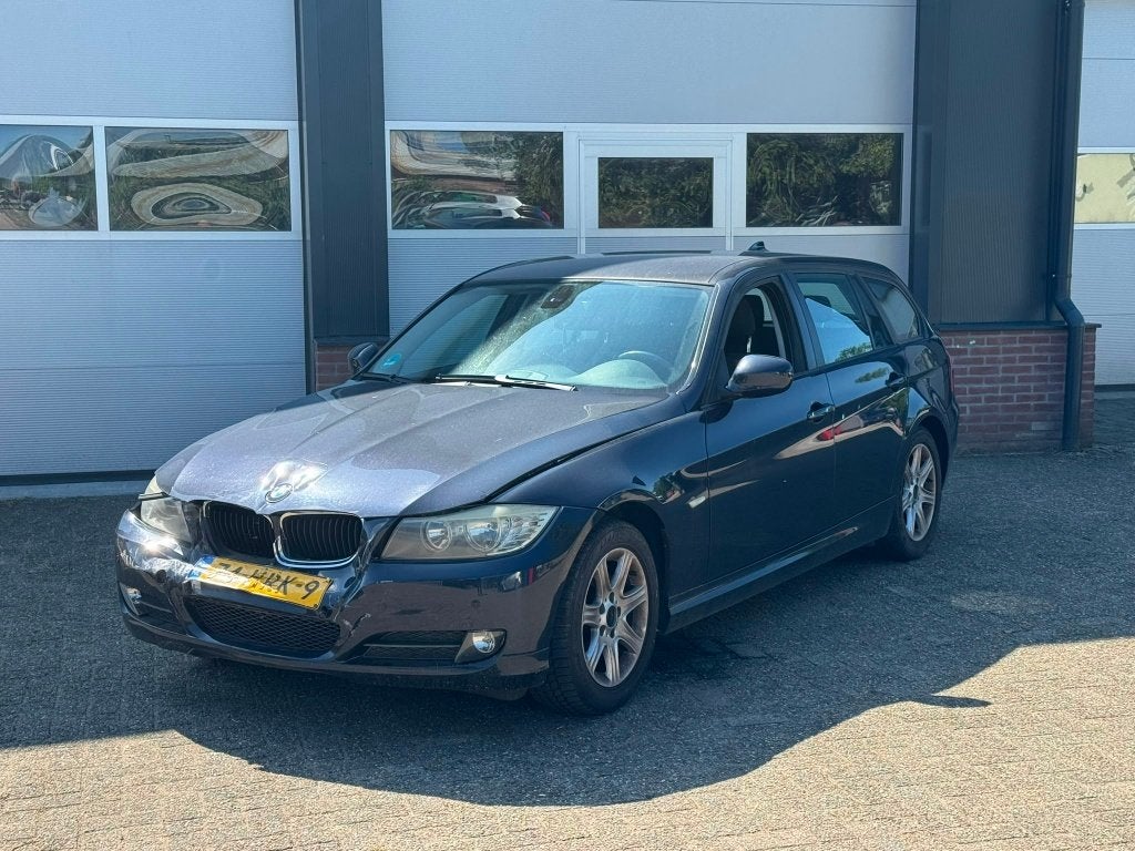 Bmw 320i touring 2009 schade, Auto diversen, Schadeauto's, Ophalen, 1995 cc, Blauw, Stationwagon