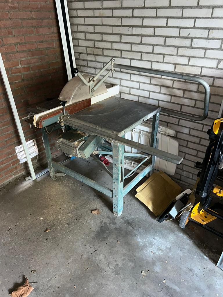 Bouwzaag 380v met scherp zaagblad, Doe-het-zelf en Verbouw, Gereedschap | Zaagmachines, Ophalen, 70 mm of meer, Zo goed als nieuw