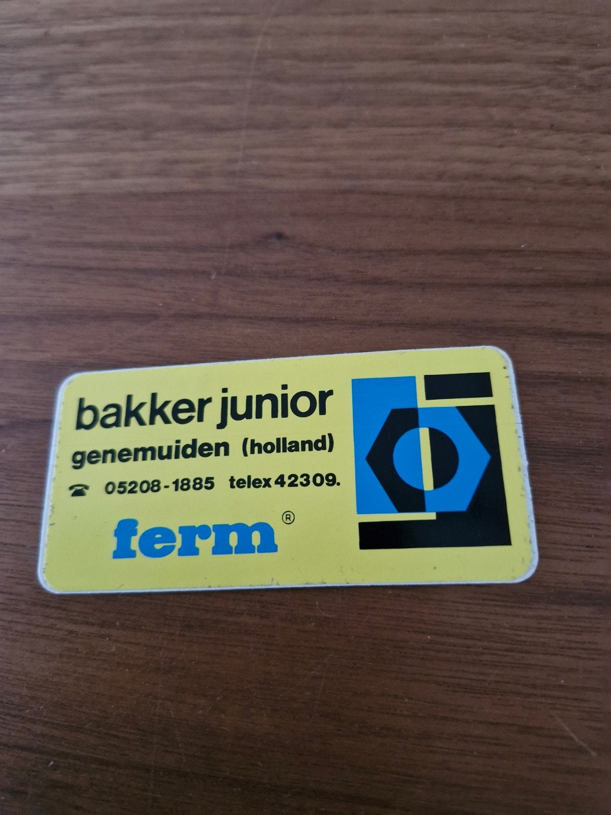 10983 Vintage Sticker Bakker Junior Genemuiden Holland Ferm, Ophalen of Verzenden, Gebruikt, Bedrijf of Vereniging