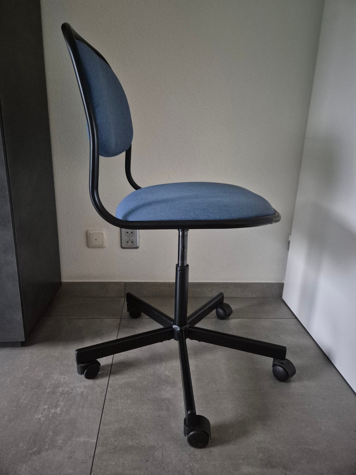 IKEA ÖRFJÄLL Bureaustoel Blauw - In Hoogte Verstelbaar, Ophalen, Zo goed als nieuw, Blauw, Bureaustoel