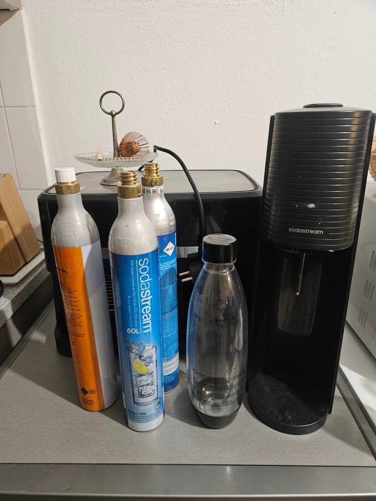Sodastream met 4 cilinders, SodaStream, Kunststof, Onbekend, raadpleeg verpakking, Ophalen of Verzenden