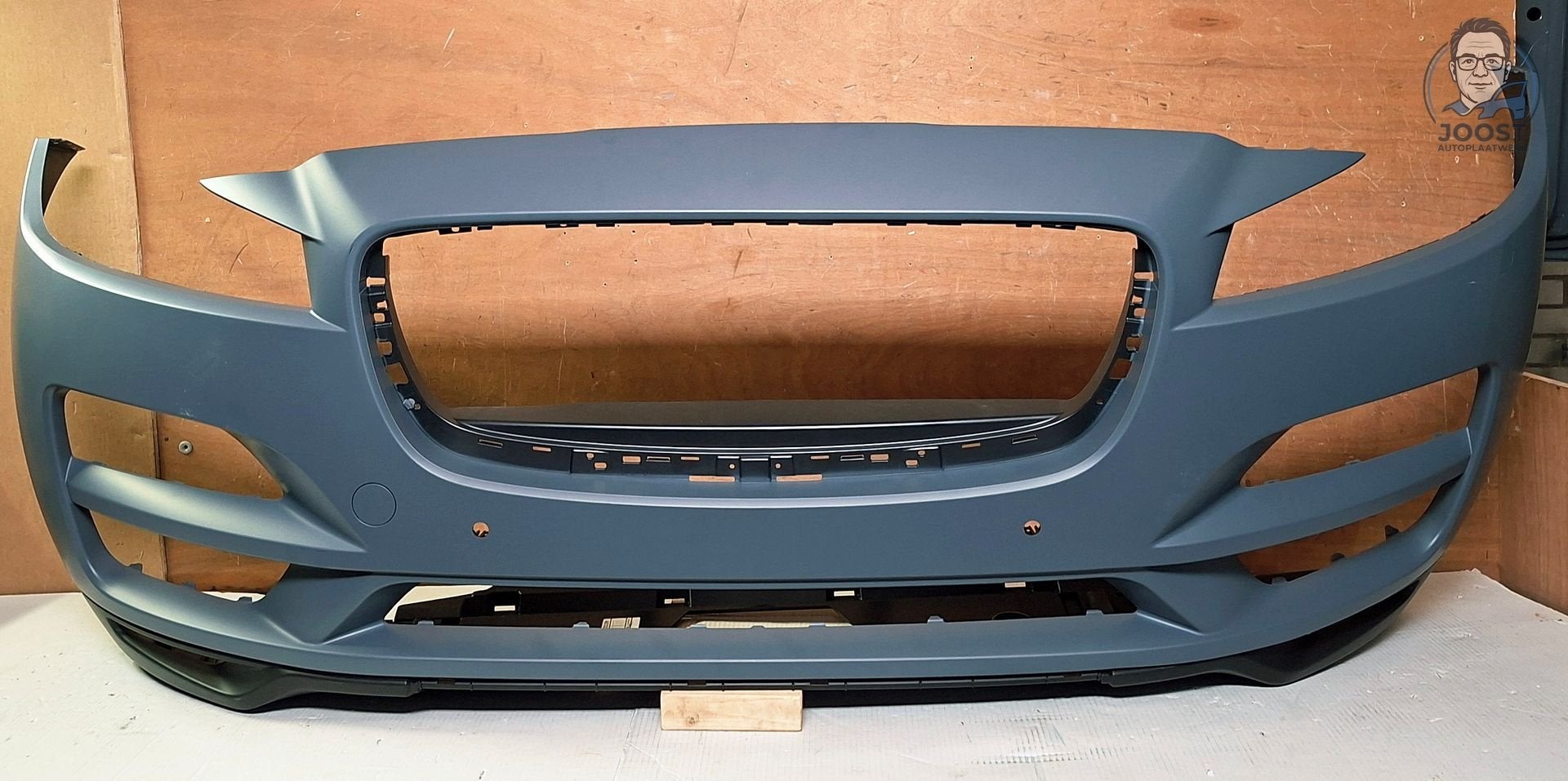 Voorbumper nieuw OEM Jaguar F-Pace X761 2016-2020 T4A5645LML, Voor, Herkomst onderdeel bekend, Nieuw, Ophalen of Verzenden