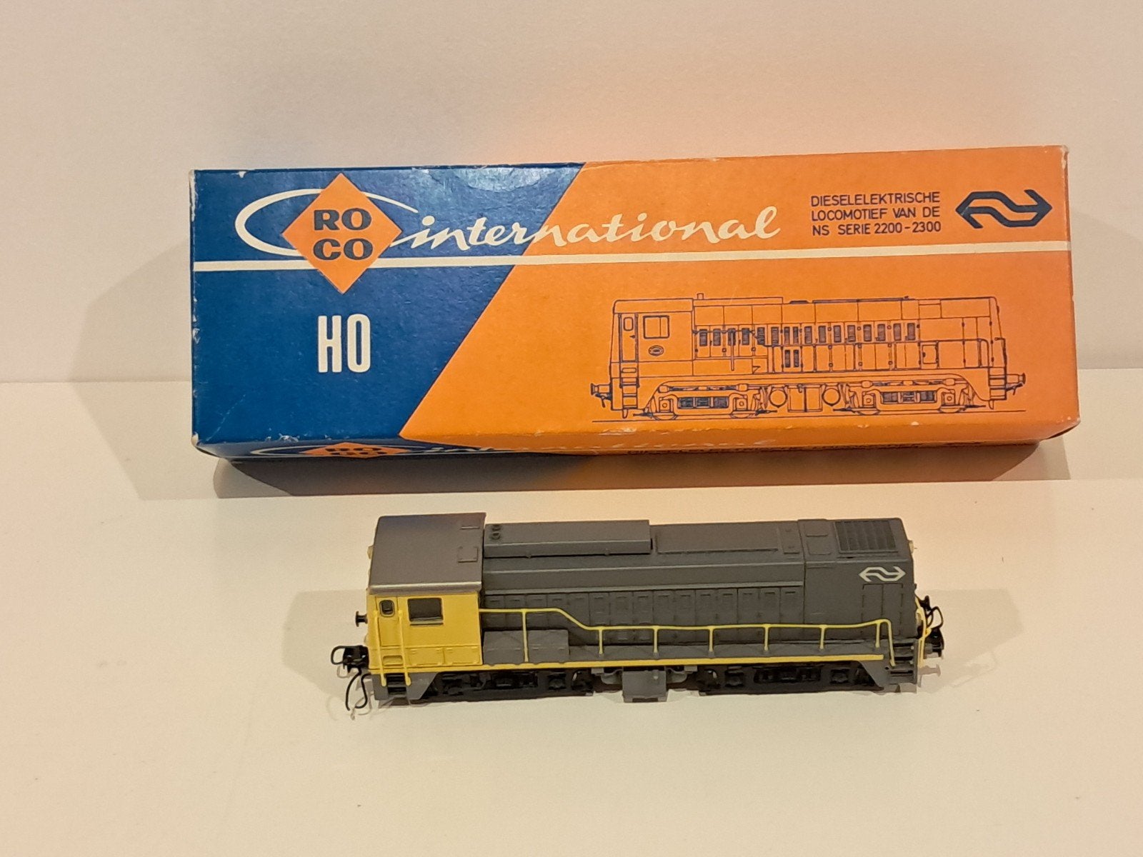 2x roco diesellok 2200, Ophalen of Verzenden, Roco, Gelijkstroom, Locomotief