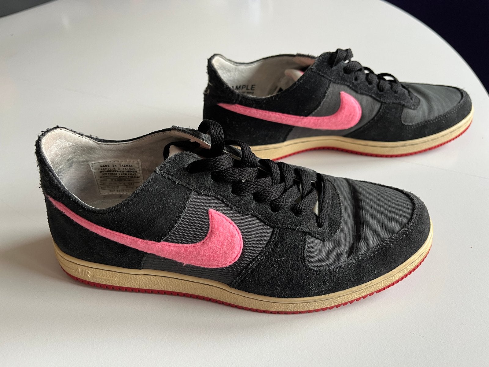 Nike AF1 Low Light 2012 Sample Zwart Roze Rode Zool Maat 36, Kleding | Dames, Schoenen, Ophalen, Zwart, Sneakers of Gympen, Gedragen