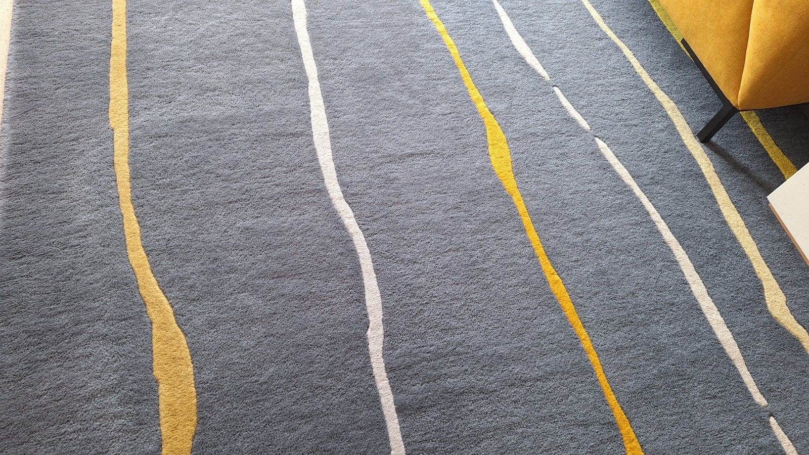 Vloerkleed grijs geel wol 200x300, Huis en Inrichting, Stoffering | Tapijten en Kleden, Ophalen, Gebruikt, 200 cm of meer, 200 cm of meer