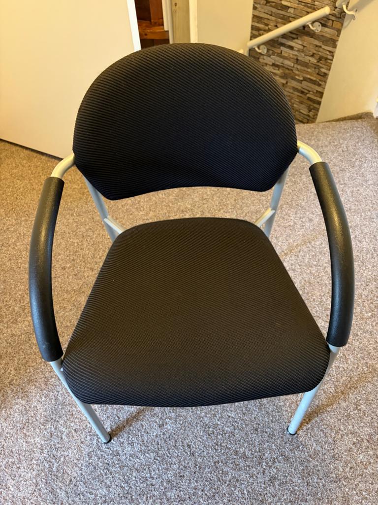 8x Stapelstoel met zwarte stoffen bekleding, Huis en Inrichting, Stoelen, Gebruikt, Zwart, Ophalen of Verzenden, Stof