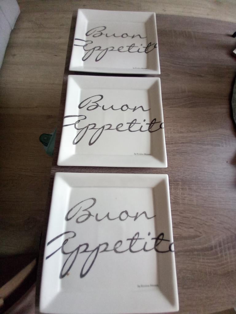 8 grote ontbijtborden en 6 Diepe borden Riviera maison, Ophalen of Verzenden, Magneetbord