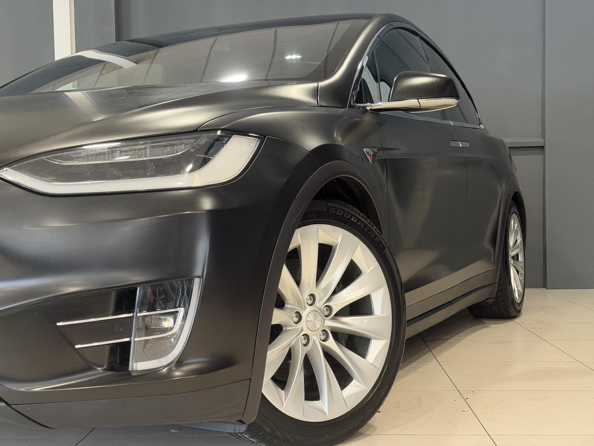 Tesla Model X 75D Base 7p. | Trekhaak | 7 Persoons | SOH 90%, Auto's, Tesla, Automaat, Model X, Gebruikt, 124 €/maand