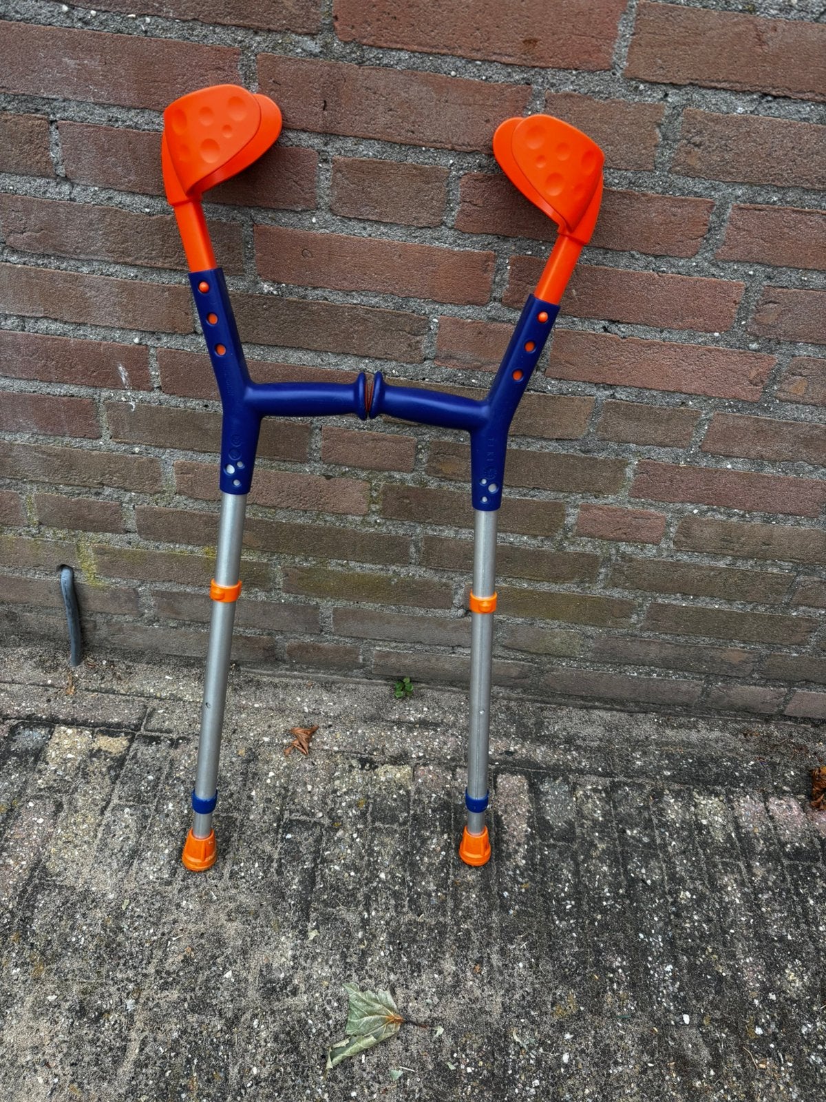Hulpmiddel wandelstok kinderkrukken revalidatie grijparm, Ophalen of Verzenden, Zo goed als nieuw