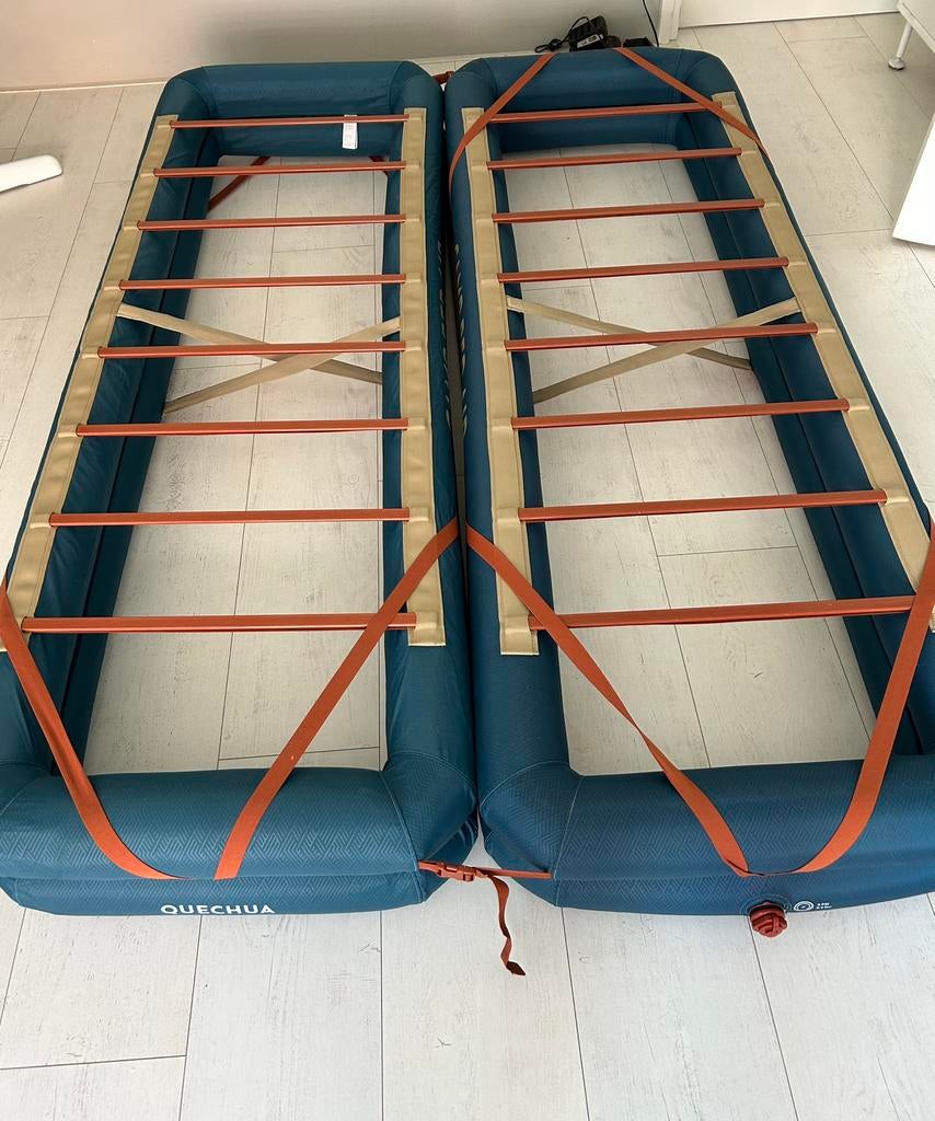 2 stuks Quechua camp bed air nieuwstaat zie info, Ophalen, Zo goed als nieuw