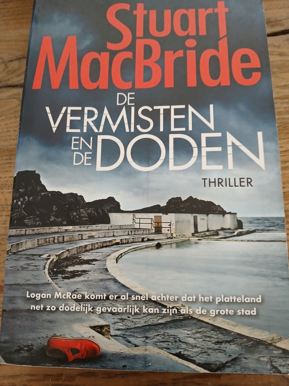 De Vermisten en de Doden - Stuart MacBride (Thriller), Boeken, Ophalen of Verzenden, Gelezen, Stuart MacBride, Europa overig