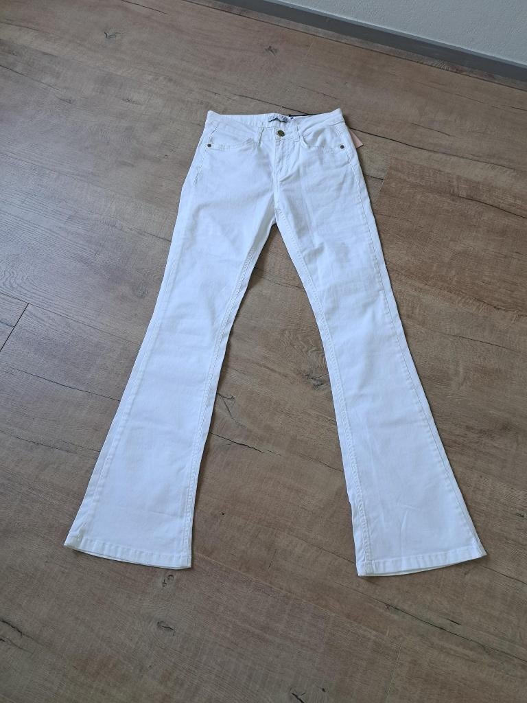 Nieuwe witte flared broek, maat XS., Femme9, Wit, Ophalen of Verzenden, Zo goed als nieuw