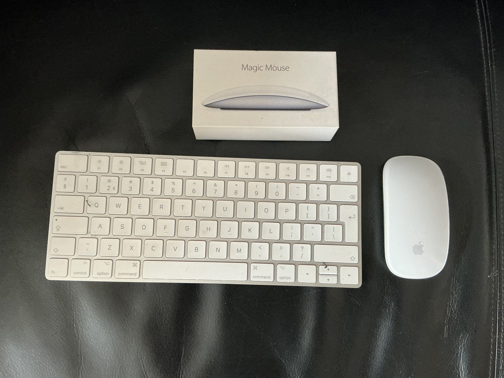 Apple draadloos toetsenbord en Apple Magic Mouse, Ophalen of Verzenden, Zo goed als nieuw