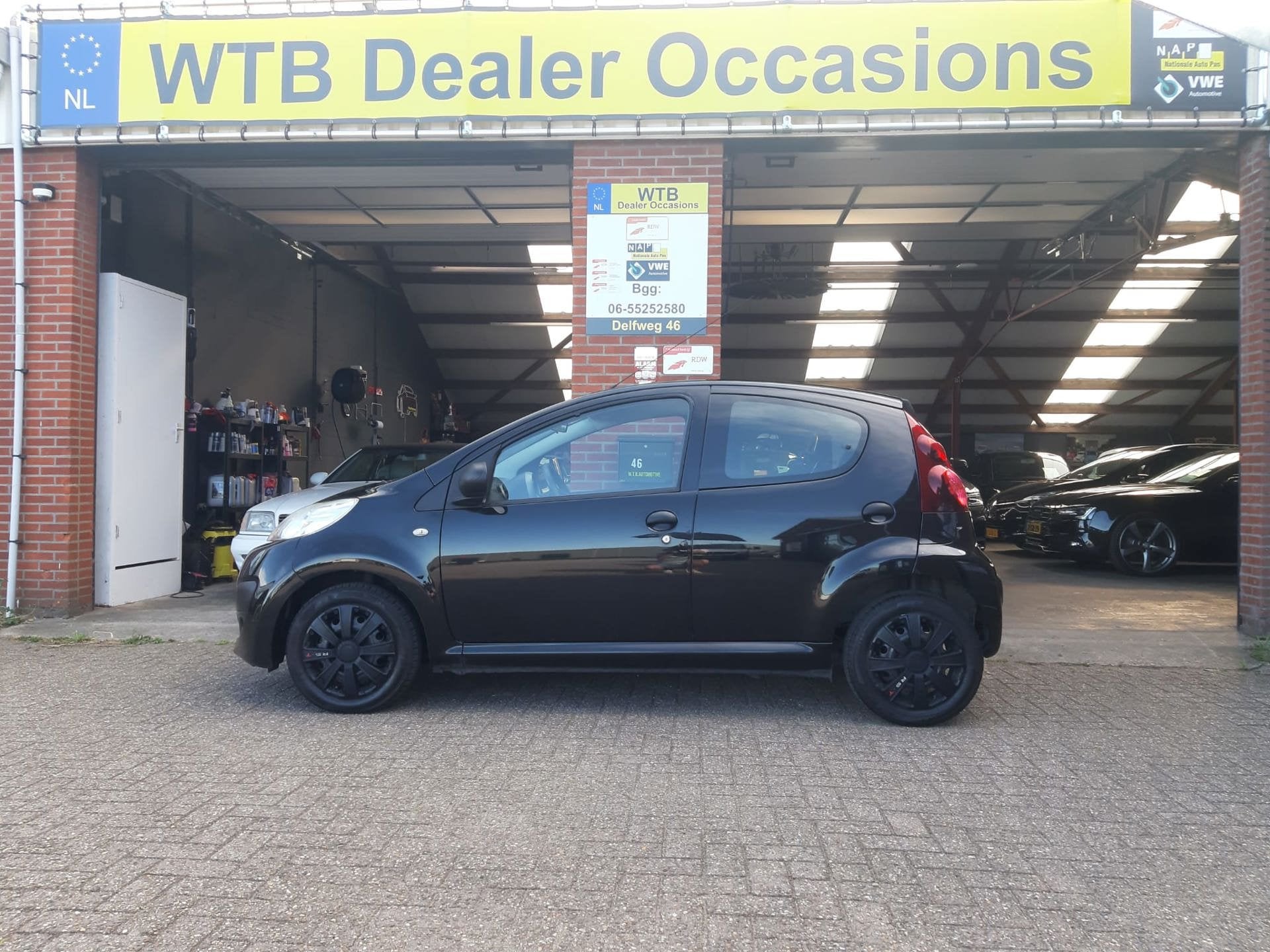 Peugeot 107 1.0 Access Accent, 5-deurs, Airco, Bluetooth con, Auto's, Voorwielaandrijving, Stof, Gebruikt, Zwart