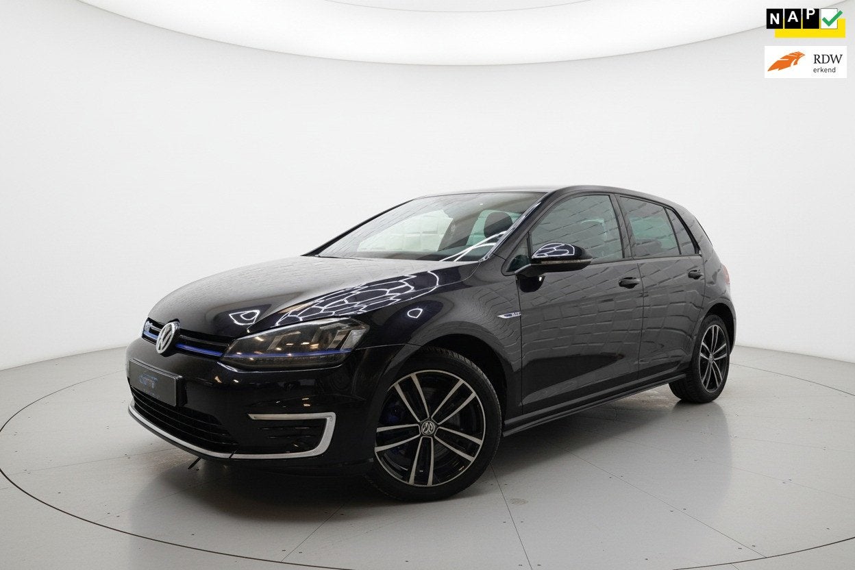 Volkswagen Golf 1.4 TSI GTE PDC NAVI APPLE CARPLAY NAP, Auto's, 8 kWh, Stof, Gebruikt, 4 cilinders