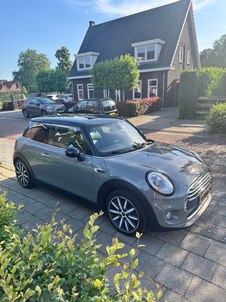 Mini 1.5 Cooper | MOONWALK GREY | Black Pack | Top staat!, Auto's, Voorwielaandrijving, 136 pk, 4 stoelen, 49 €/maand