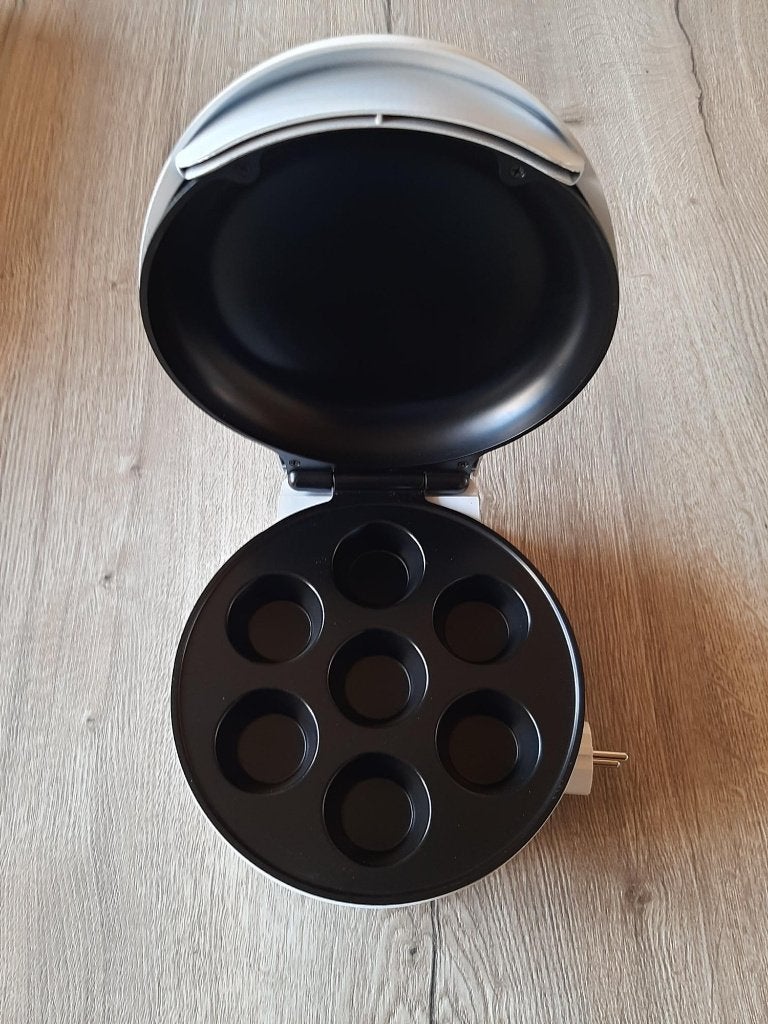 Nieuwe Clatronic Muffin-Cupcake Maker, Ophalen of Verzenden, Nieuw, Cupcakes, Bakvorm