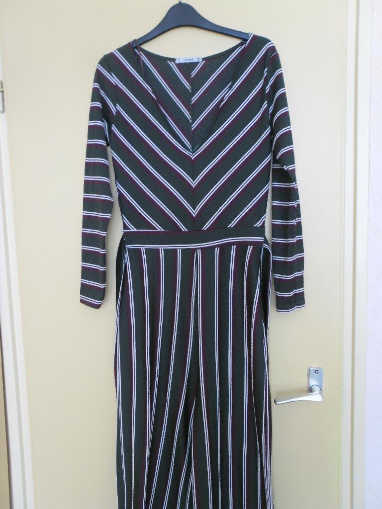 Nieuwe pull&bear zomer jumpsuit. maat S, Kleding | Dames, Jumpsuits, Nieuw, Ophalen of Verzenden, Groen, Maat 36 (S)