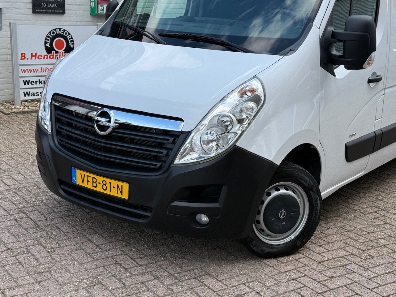 Opel Movano GB 2.3 CDTi 130pk 3500 L2H2 FWD (Euro 6)/ Trekha, Auto's, Bestelauto's, Stof, Gebruikt, 4 cilinders, 2500 kg