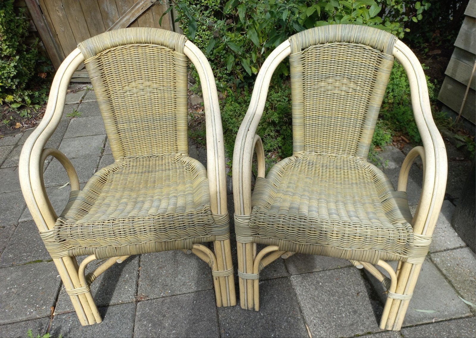 2 rieten tuinstoelen gratis ophalen, Ophalen, Gebruikt, Rotan