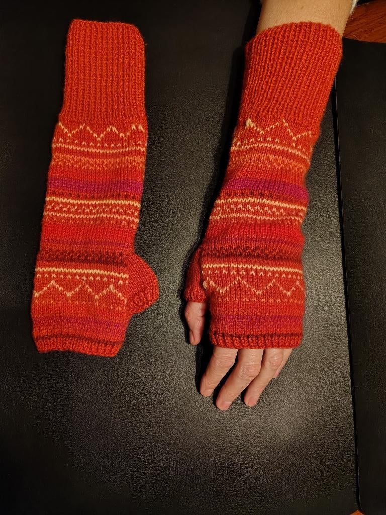 nieuwe unieke fijngebreide lange handschoenen, Kleding | Dames, Mutsen, Sjaals en Handschoenen, Ophalen of Verzenden, Nieuw, Handschoenen