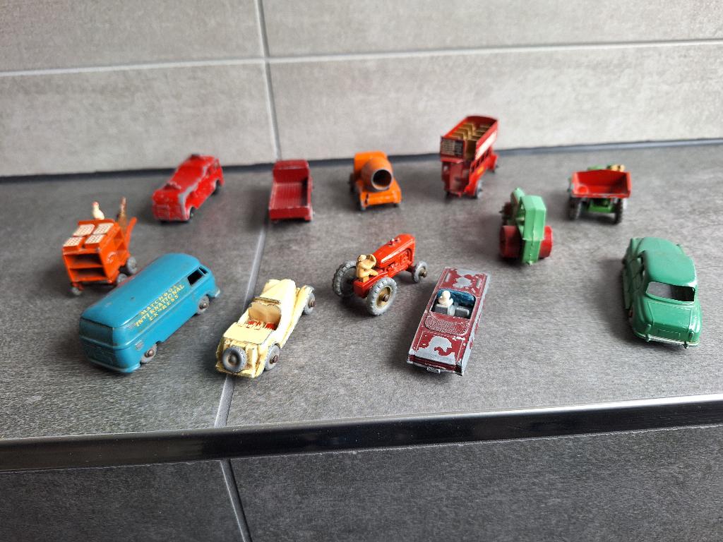 12 Matchbox miniaturen ( bespeeld ), Ophalen of Verzenden, Gebruikt, Auto, Matchbox