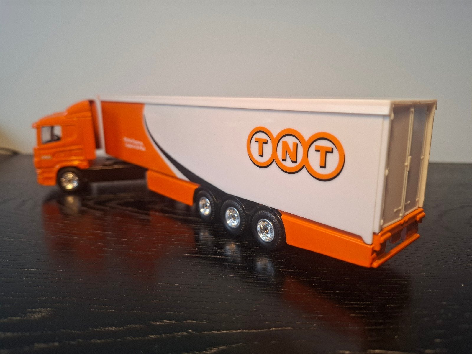 Corgi TNT Scania trailer 1:64 in originele verpakking, Overige merken, Groter dan 1:32, Ophalen of Verzenden, Zo goed als nieuw