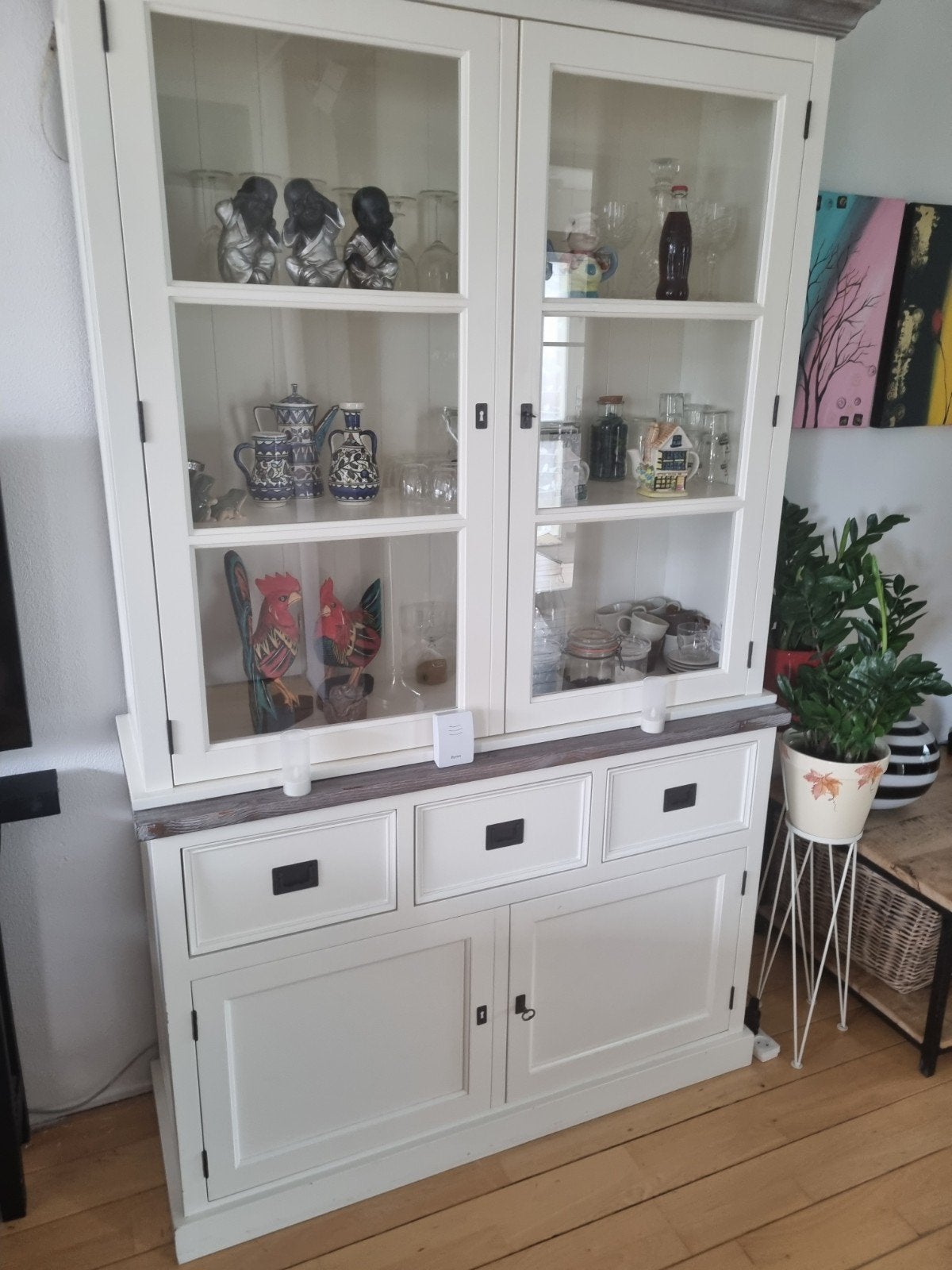 Witte buffet kast, Ophalen, Modetn, 100 tot 150 cm, 200 cm of meer