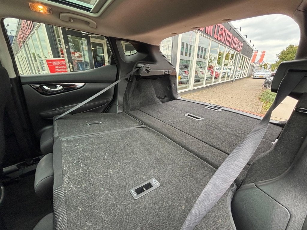 Foto 19 van Nissan QASHQAI 1.2 Connect Edition camara navi pano airco