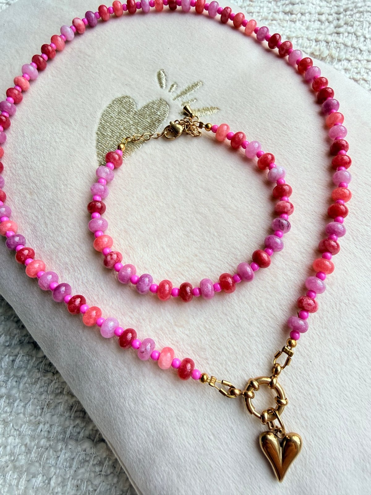 Kralenketting en armband set met glazen kralen, Nieuw, Ophalen of Verzenden, Roze, Overige materialen