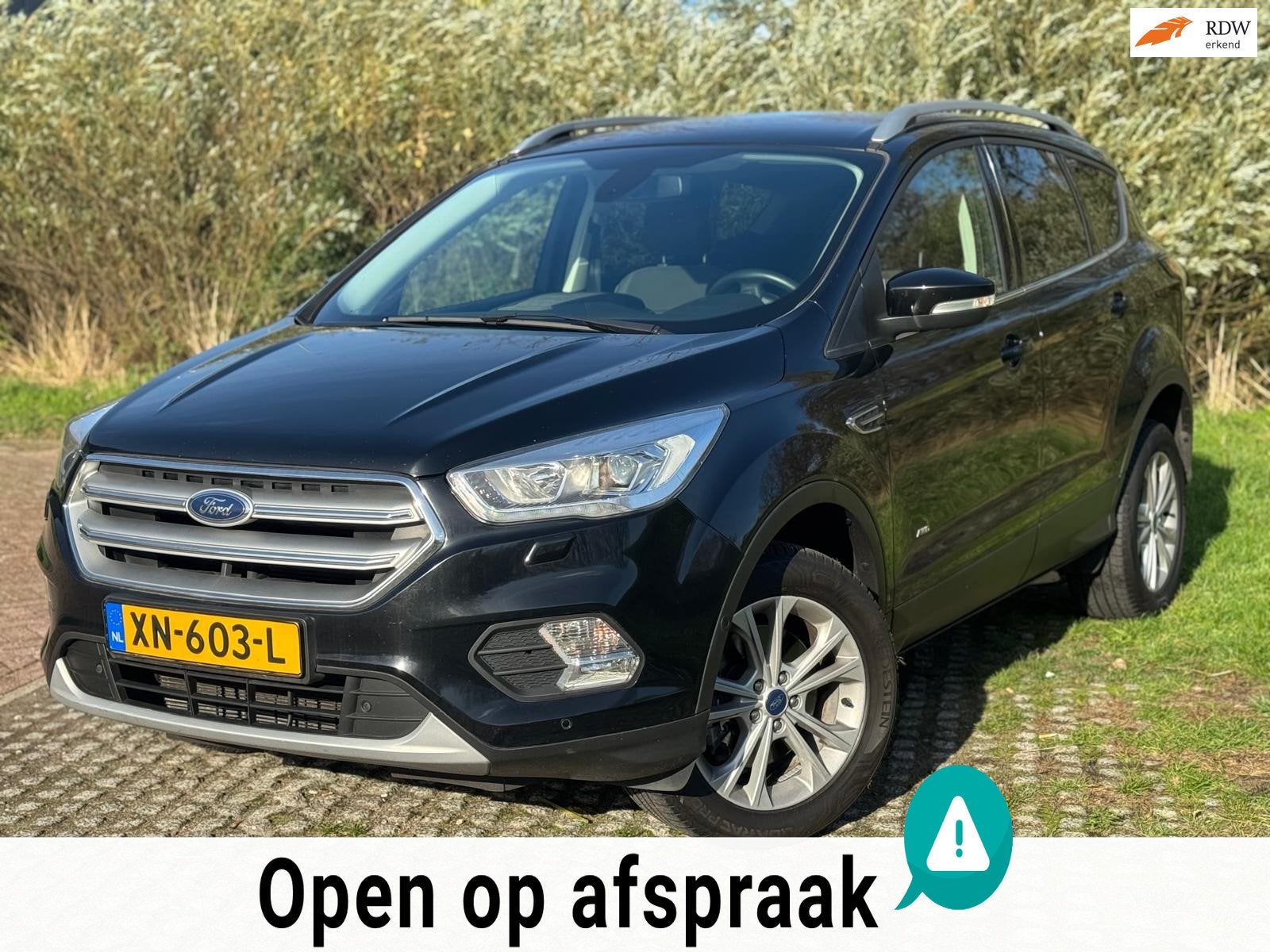 Ford Kuga 1.5 EcoBoost ST Line LED / XENON / 1 JAAR GARANTIE, Auto's, Ford, 4 cilinders, 1850 kg, 1586 kg, Zwart