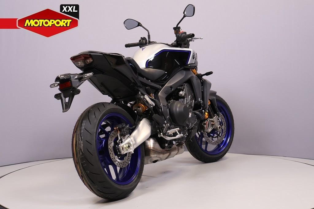 Yamaha MT 09 SP, Bedrijf, Naked bike