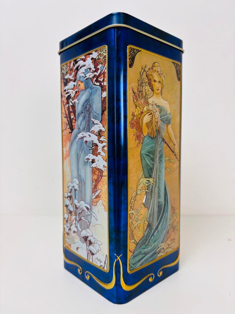 Alphonse Mucha Churchill’s Four Seasons tinnen blik, Verzamelen, Blikken, Zo goed als nieuw, Overige, Ophalen of Verzenden
