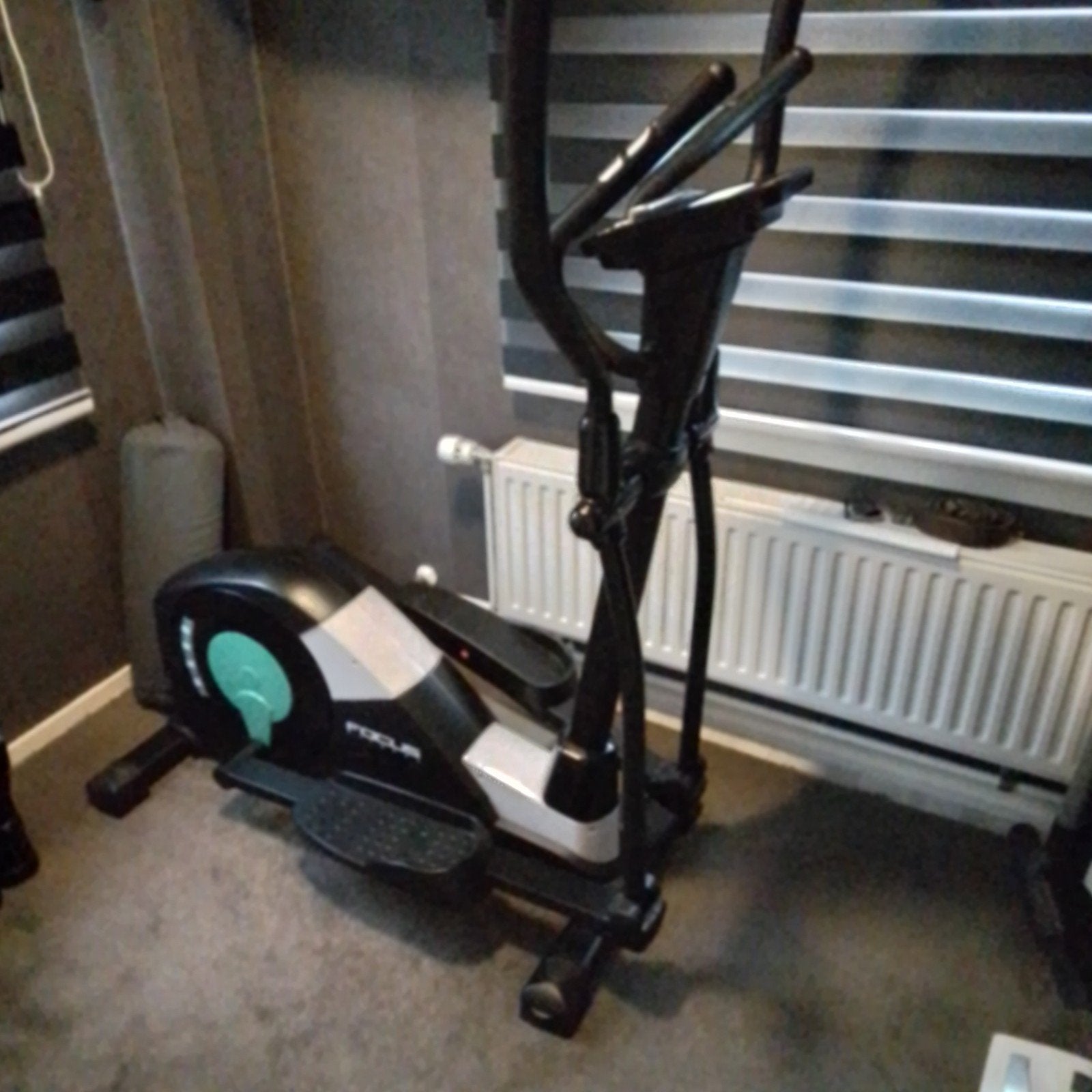 Crosstrainer te koop - Focus Fitness Fox 3, Sport en Fitness, Ophalen, Zo goed als nieuw