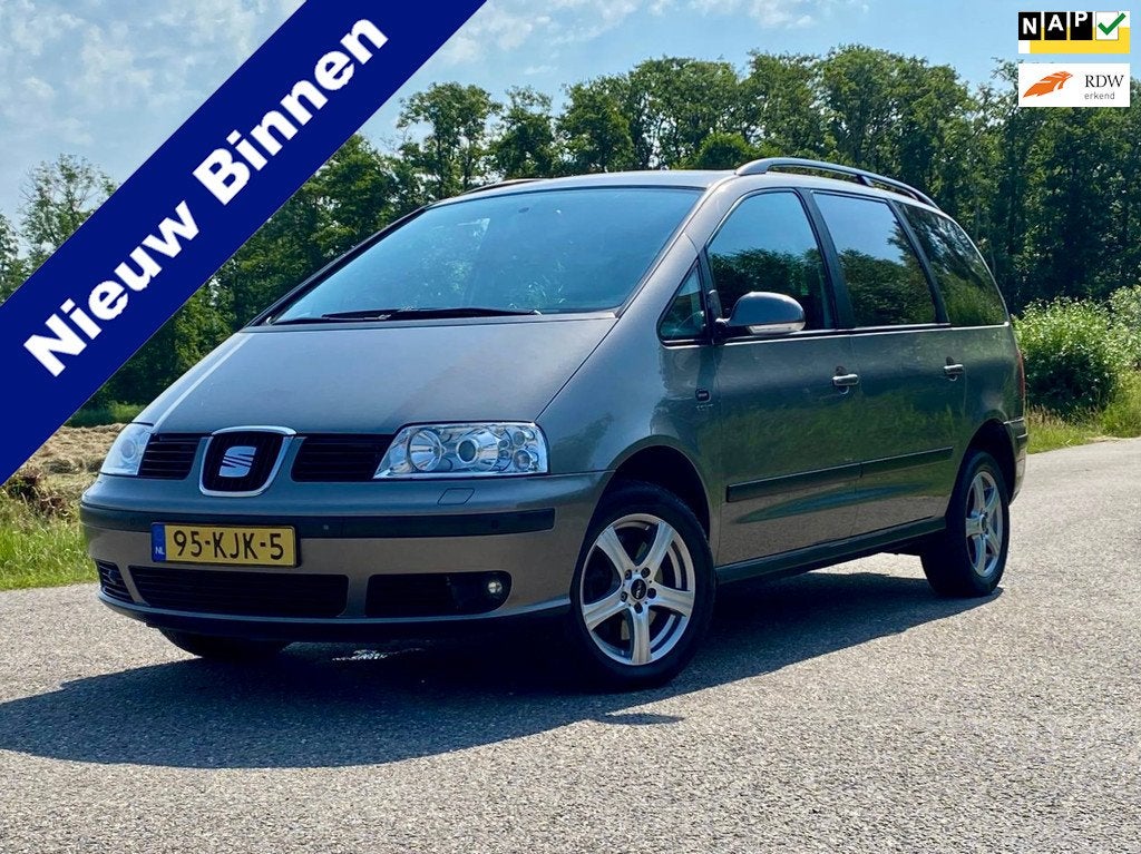 Seat Alhambra 1.8-20VT Elegance 7PS Airco NAP Cruise control, Voorwielaandrijving, Gebruikt, Zwart, 4 cilinders
