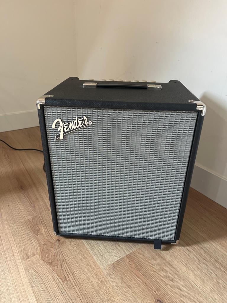 Fender Rumble 100 Basgitaarversterker, Muziek en Instrumenten, Versterkers | Bas en Gitaar, Ophalen, Zo goed als nieuw, Basgitaar