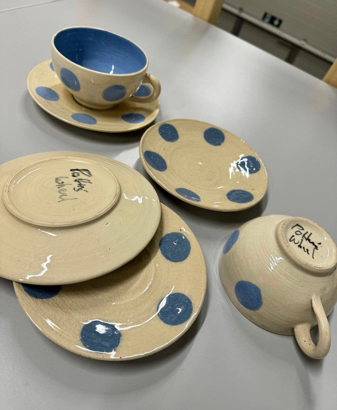 Antiek vintage pottery Uk wheel - kop schotels servies setje, Ophalen of Verzenden
