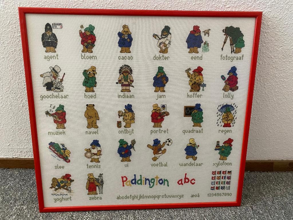 Geborduurd en ingelijst Beertje Paddington alfabet 50x 53,5, Ophalen of Verzenden, Zo goed als nieuw, Overige typen, Overige merken