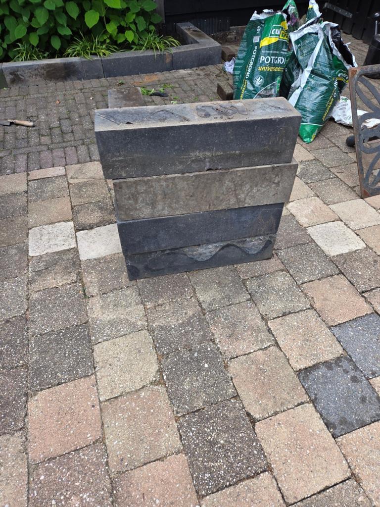 8 gebruikte blokken voor tuin of bestrating, Tuin en Terras, Tegels en Klinkers, Ophalen, Gebruikt, Overige typen, Minder dan 5 m²