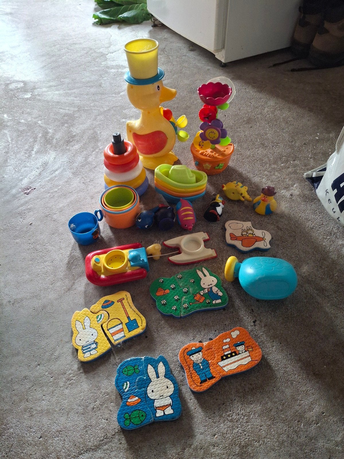 Badspeeltjes bootjes, nijntje puzzel, gieter, eend enz, Kinderen en Baby's, Ophalen of Verzenden, Gebruikt, 6 maanden tot 2 jaar