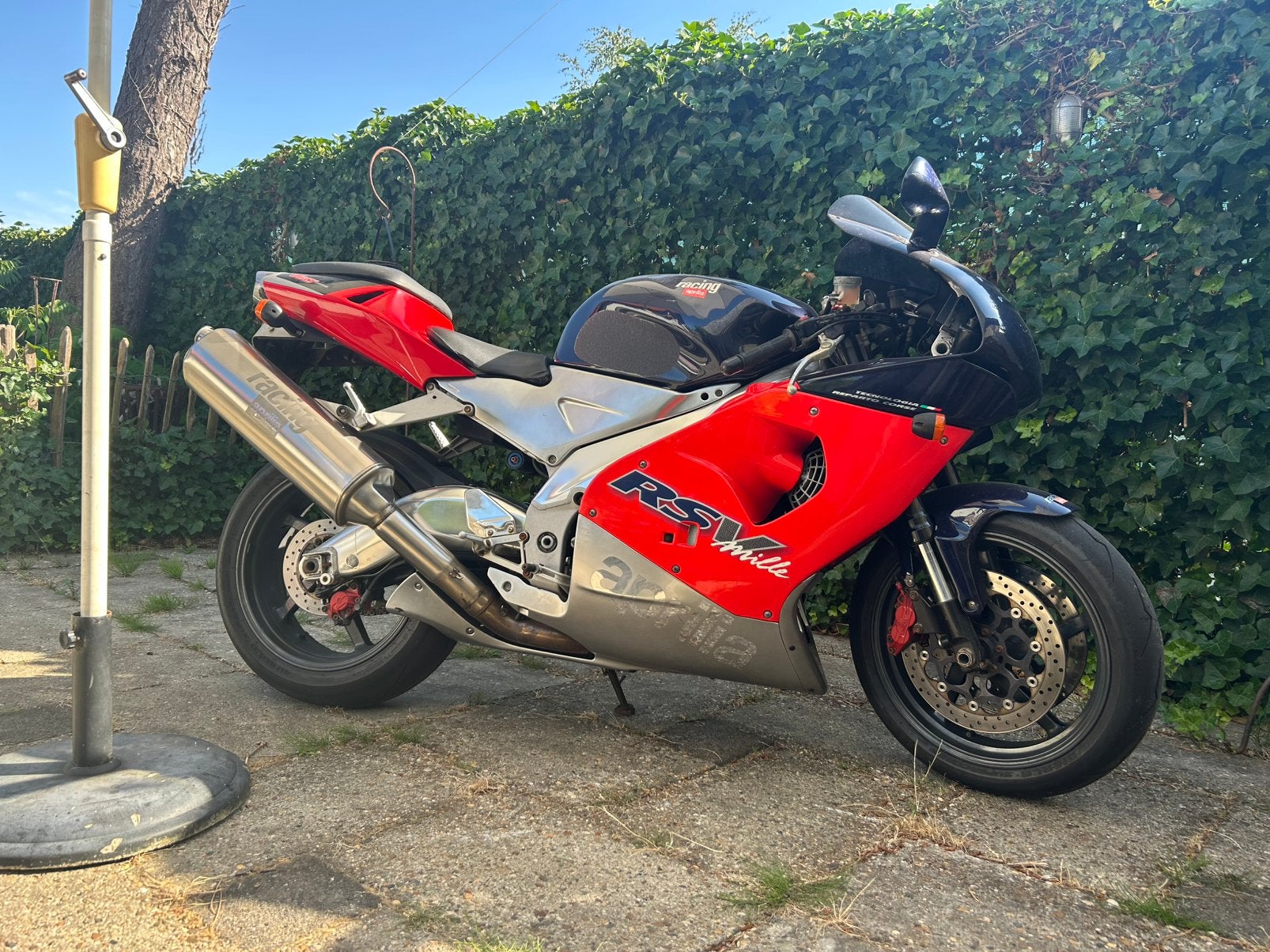Aprillia RSV 1000 slechts 37.700 km, Motoren, 2 cilinders, Super Sport, Particulier, Meer dan 35 kW