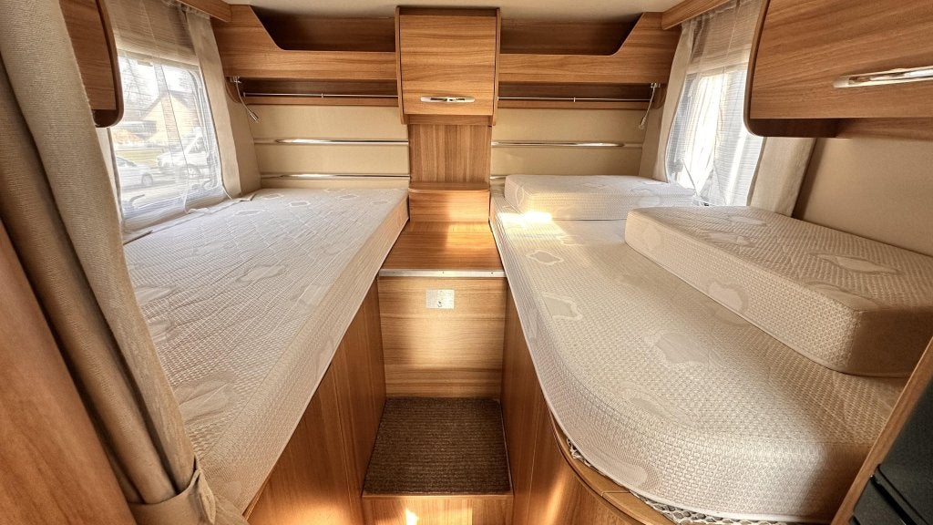 Enkele bedden|hefbed Chausson Flash 617 Uit 2015 58dkm 130PK, Caravans en Kamperen, Campers, Ringverwarming, Fiat, 6 tot 7 meter