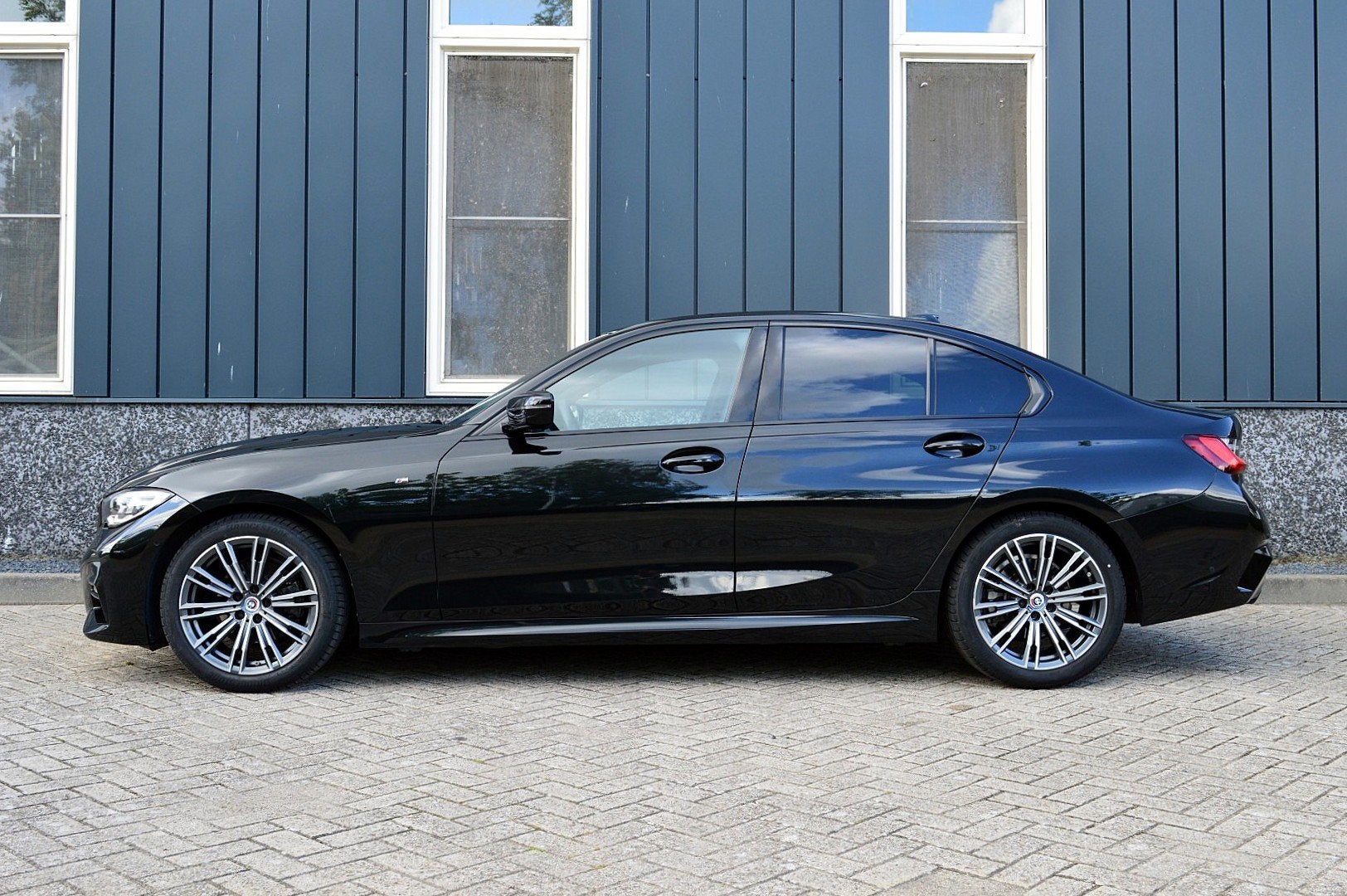 BMW 3-serie 320i M-Sport Rijklaarprijs-Garantie Leder Led Ca, Automaat, Achterwielaandrijving, Gebruikt, 4 cilinders