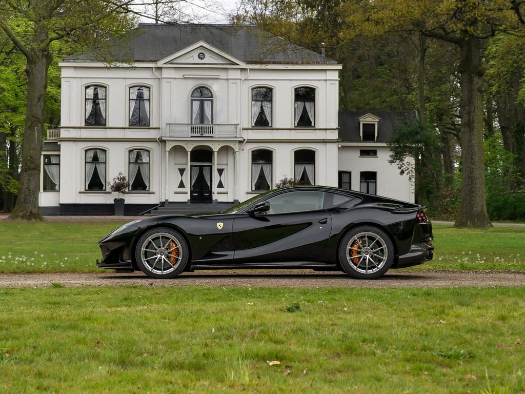 Ferrari 812 Superfast | Atelier Car | Full alcantara & carbo, Auto's, Automaat, Achterwielaandrijving, Gebruikt, Alcantara