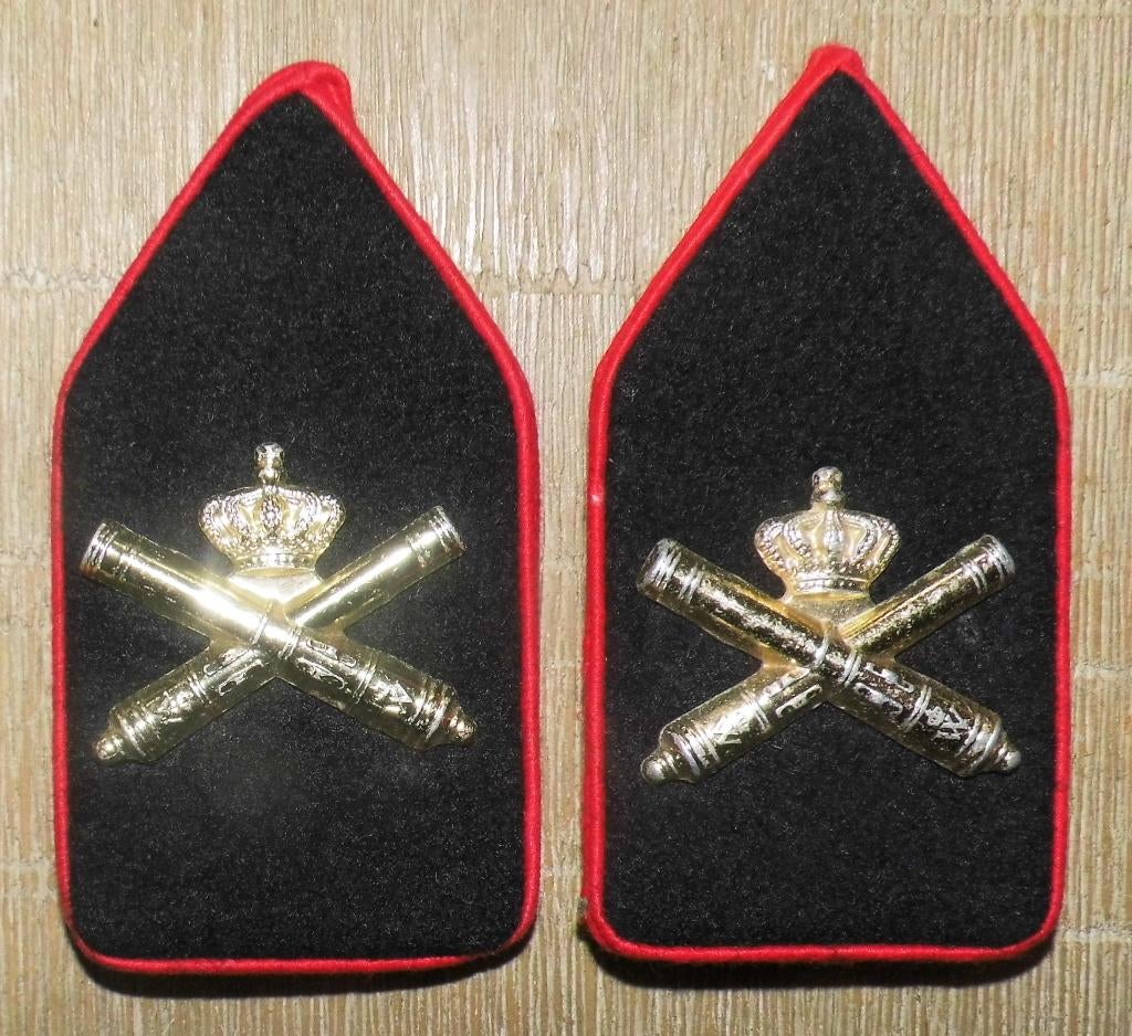 Setje Kraagstukken Artillerie, Verzenden, Landmacht, Nederland, Embleem of Badge