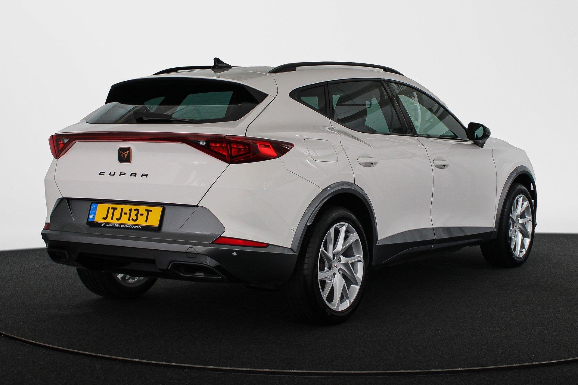 CUPRA Formentor 1.4 TSI e-Hybrid SOH 100% PHEV Stoel-Stuurve, Auto's, Stof, Gebruikt, 4 cilinders, Wit