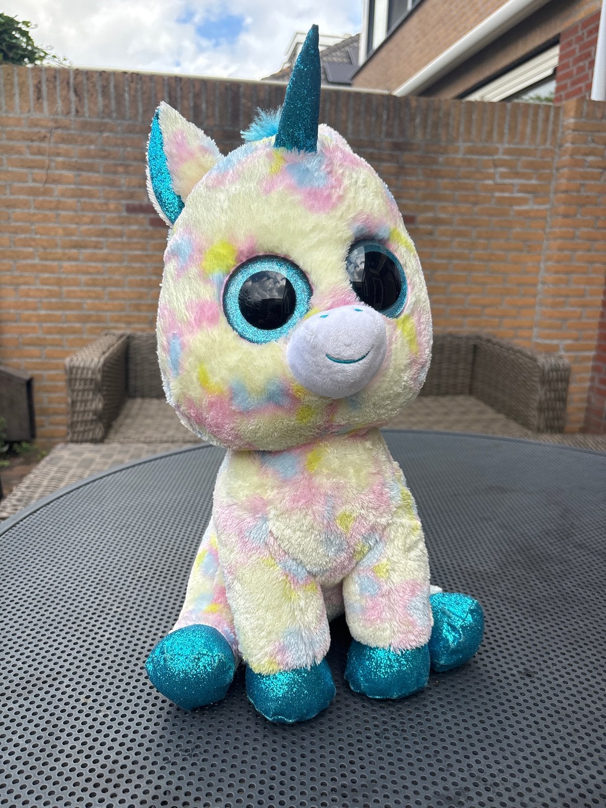 Eenhoorn knuffel met glitters - Zo goed als nieuw, Kinderen en Baby's, Speelgoed | Knuffels en Pluche, Eenhoorn, Ophalen of Verzenden