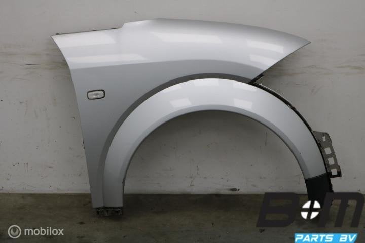 Spatscherm RV Audi A2 LY7W 8Z0821106C, Auto-onderdelen, Gebruikt