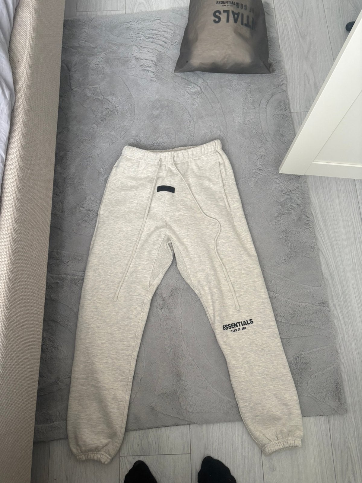 Essential fear of god, Kleding | Heren, Broeken en Pantalons, Ophalen of Verzenden, Zo goed als nieuw, Maat 46 (S) of kleiner